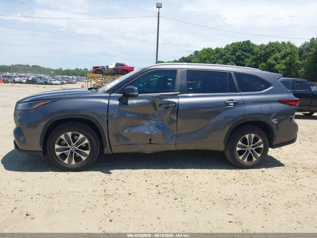 2023 TOYOTA HIGHLANDER XLE 6