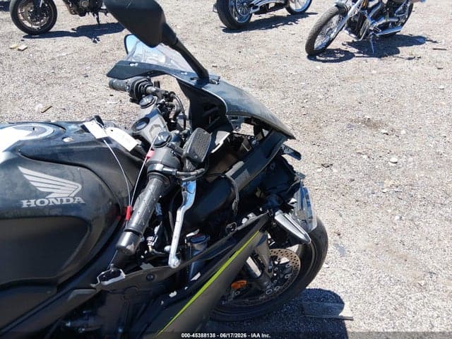 2026 HONDA CBR650 R 8