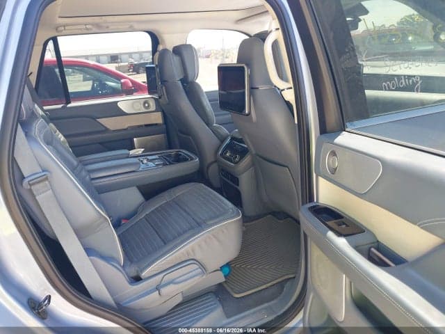 2018 LINCOLN NAVIGATOR BLACK 8