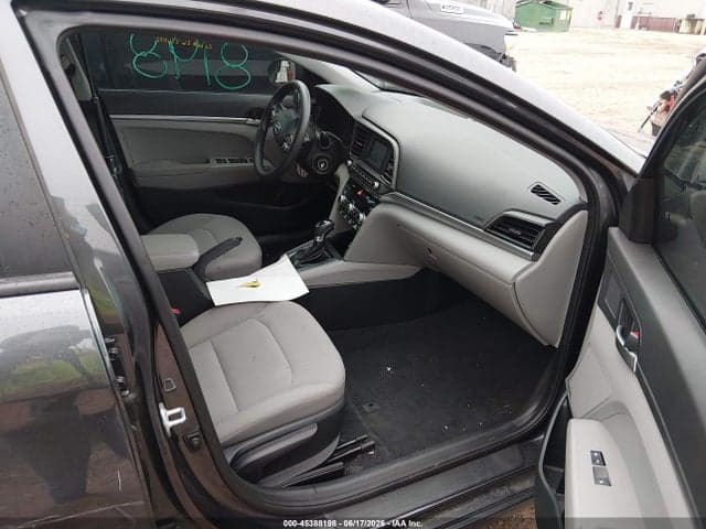 2020 HYUNDAI ELANTRA SE 5