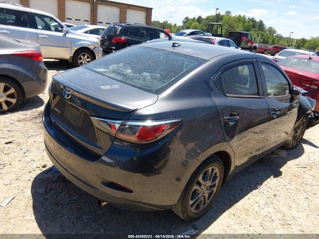 2019 TOYOTA YARIS LE 4