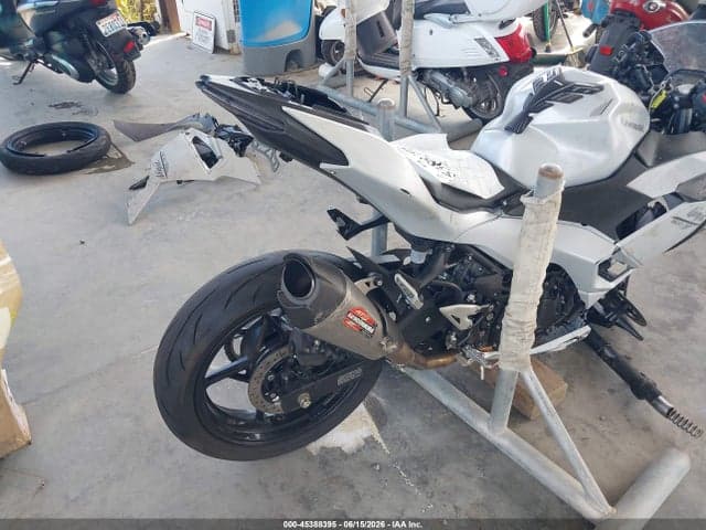 2025 KAWASAKI EX500 4