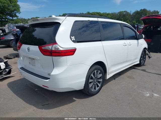 2018 TOYOTA SIENNA LE 7 PASSENGER 4
