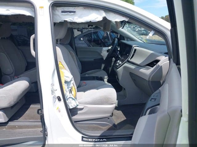 2018 TOYOTA SIENNA LE 7 PASSENGER 5