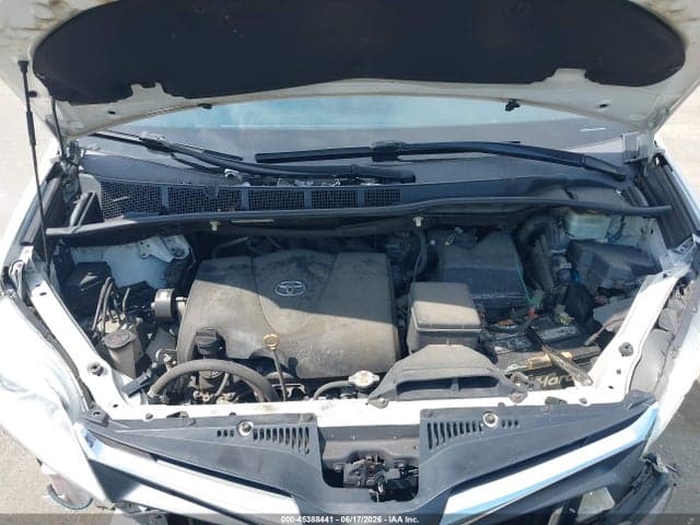 2018 TOYOTA SIENNA LE 7 PASSENGER 10