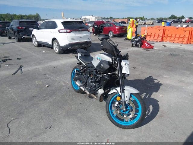 2025 YAMAHA MTN690 - 1