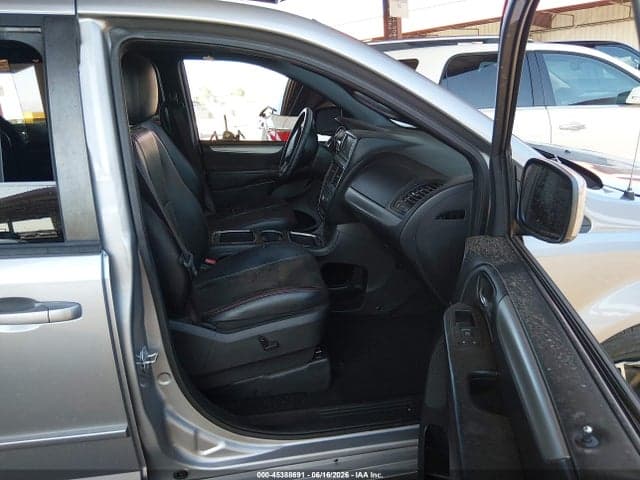 2016 DODGE GRAND CARAVAN R/T 5