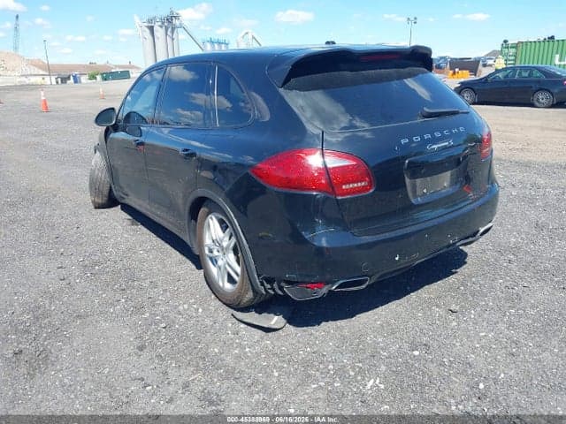 2013 PORSCHE CAYENNE S 3