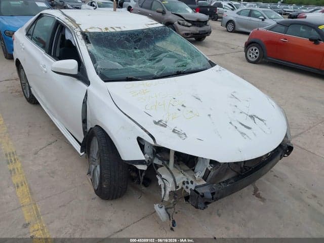 2017 TOYOTA CAMRY SE 6