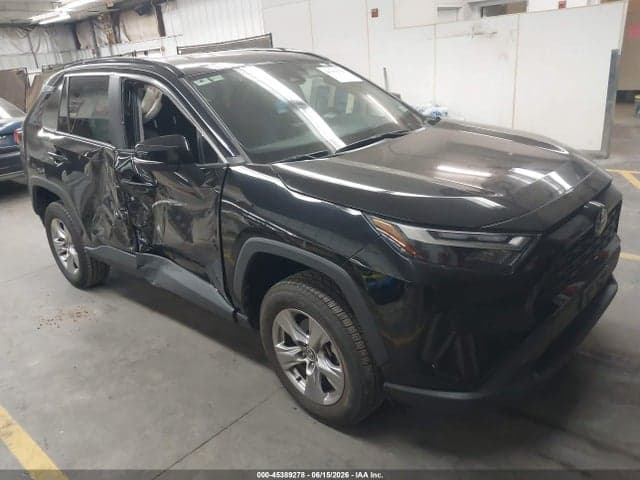 2022 TOYOTA RAV4 XLE - 1