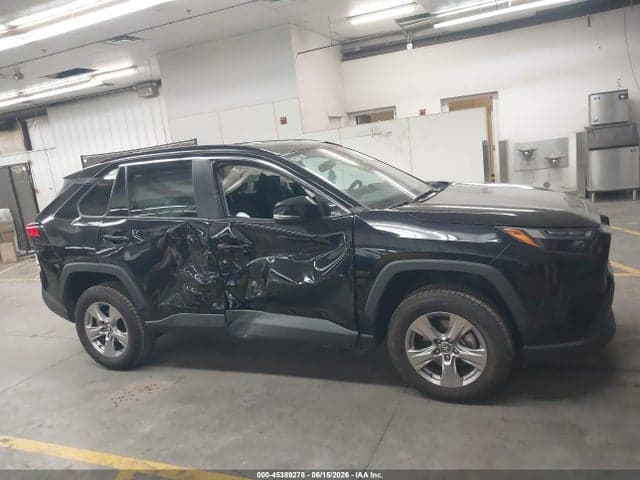 2022 TOYOTA RAV4 XLE 13