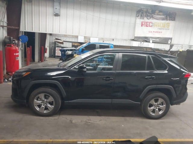 2022 TOYOTA RAV4 XLE 14