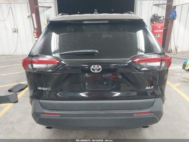 2022 TOYOTA RAV4 XLE 16