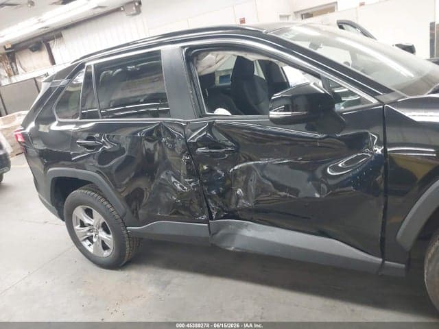 2022 TOYOTA RAV4 XLE 6