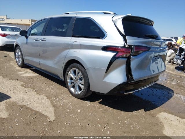 2021 TOYOTA SIENNA PLATINUM 3
