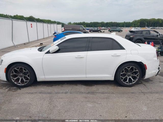2019 CHRYSLER 300 300S 14