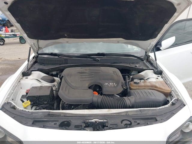 2019 CHRYSLER 300 300S 10