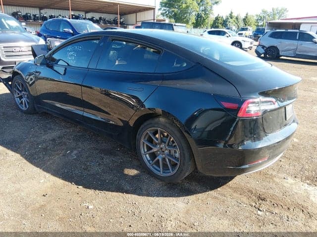 2021 TESLA MODEL 3 STANDARD RANGE PLUS REAR-WHEEL DRIVE 3
