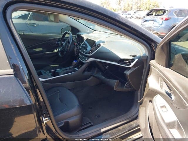 2017 CHEVROLET VOLT LT 5