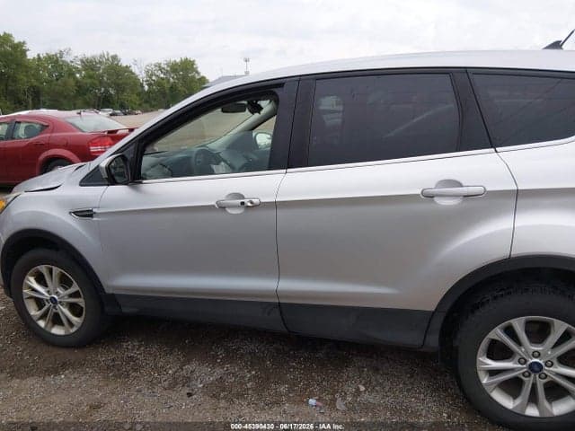 2019 FORD ESCAPE SE 14