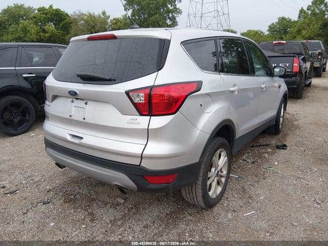 2019 FORD ESCAPE SE 4