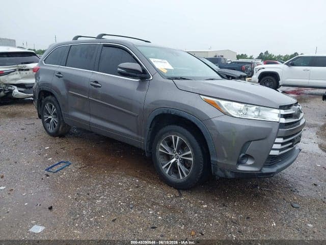 2018 TOYOTA HIGHLANDER LE 1