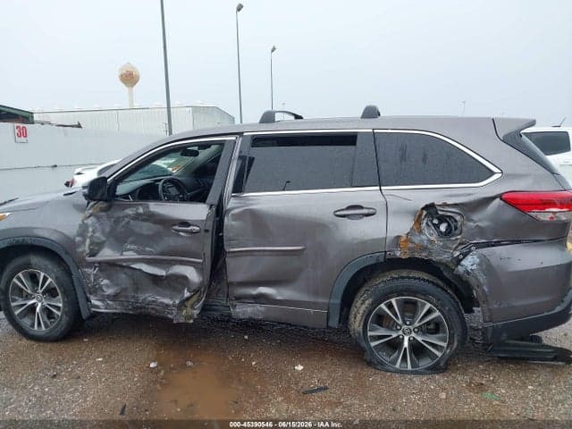 2018 TOYOTA HIGHLANDER LE 6