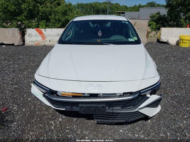 2024 HYUNDAI ELANTRA SE 12