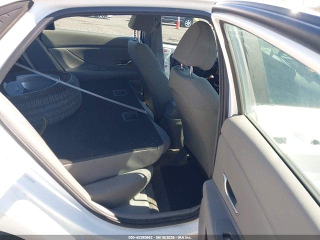 2024 HYUNDAI ELANTRA SE 8