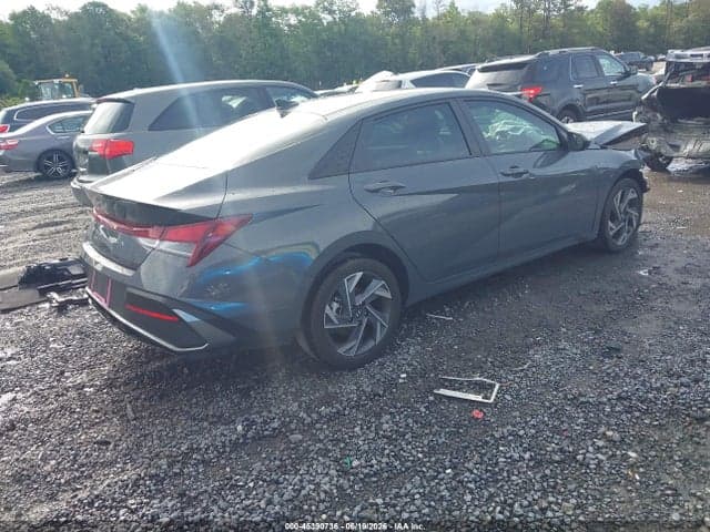 2025 HYUNDAI ELANTRA SEL SPORT 4