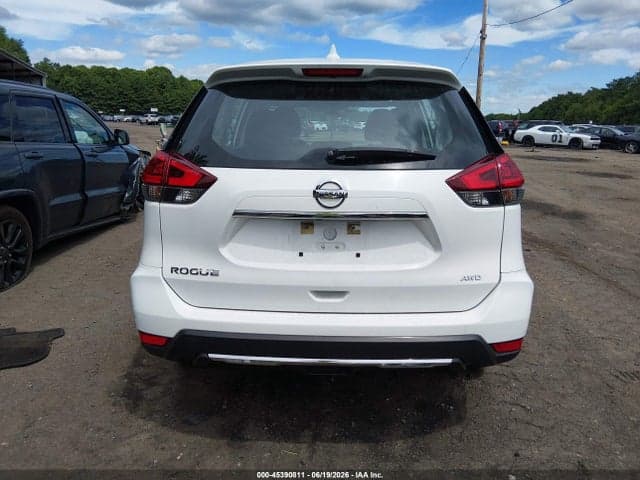 2018 NISSAN ROGUE S 16