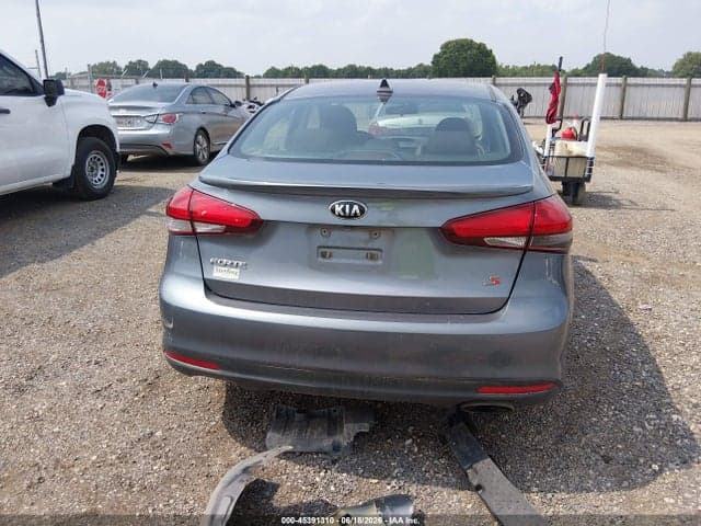 2018 KIA FORTE S 17