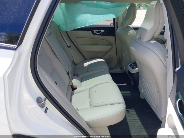 2025 VOLVO XC60 B5 8