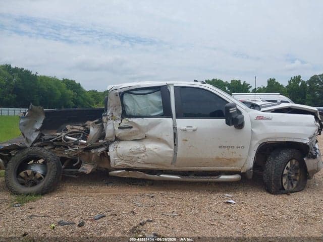 2022 CHEVROLET SILVERADO 2500HD 4WD STANDARD BED LT 12