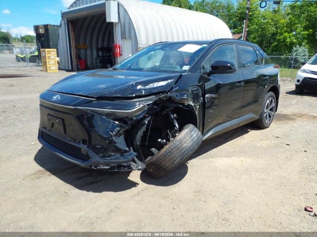2024 TOYOTA BZ4X XLE 2