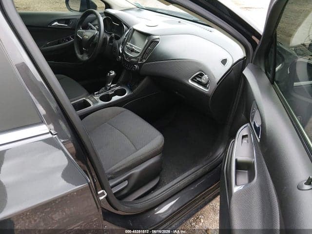 2017 CHEVROLET CRUZE LT AUTO 5