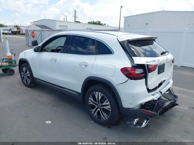 2025 MERCEDES-BENZ GLA 250 4MATIC 3