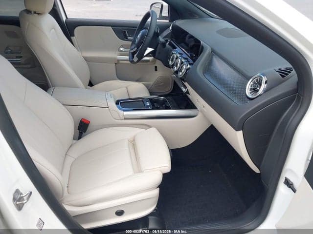 2025 MERCEDES-BENZ GLA 250 4MATIC 5