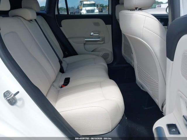 2025 MERCEDES-BENZ GLA 250 4MATIC 8