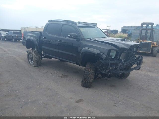 2017 TOYOTA TACOMA TRD SPORT