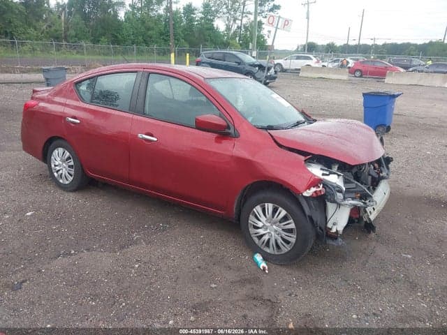 2019 NISSAN VERSA 1.6 SV 1