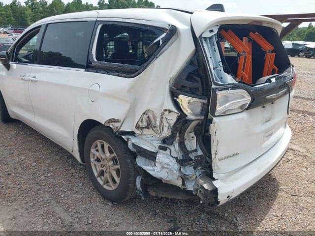 2025 CHRYSLER VOYAGER LX 5