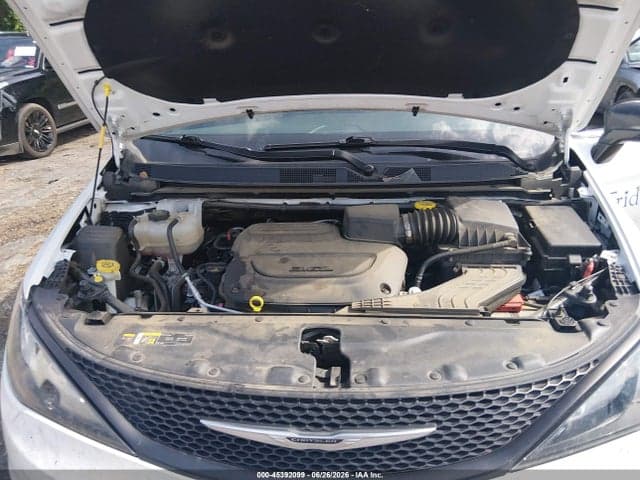 2025 CHRYSLER VOYAGER LX 9