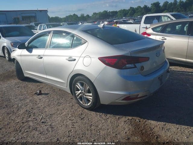 2019 HYUNDAI ELANTRA SEL 4