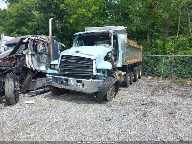 2017 FREIGHTLINER 114SD 2
