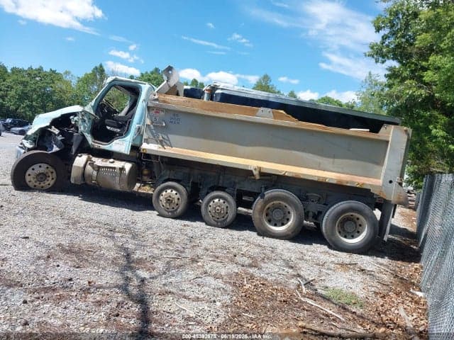 2017 FREIGHTLINER 114SD 3