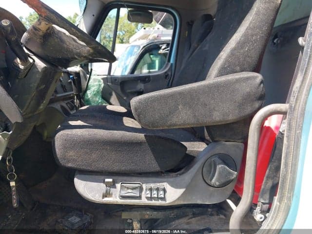 2017 FREIGHTLINER 114SD 6