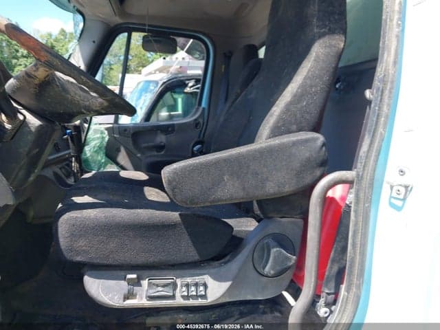 2017 FREIGHTLINER 114SD 8