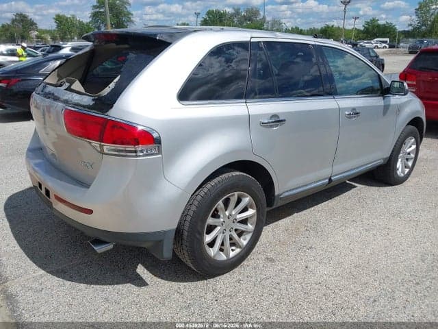 2011 LINCOLN MKX 4