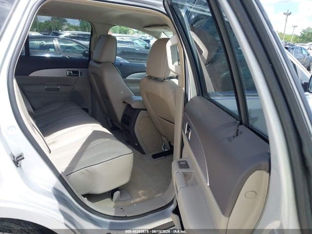 2011 LINCOLN MKX 8